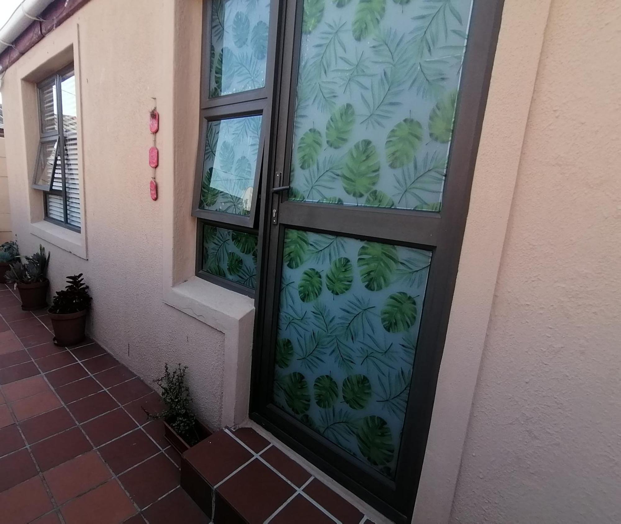 Greenleaf Fully Furnished Separate Entrance *